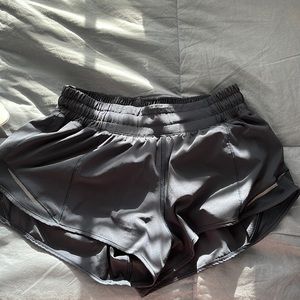 lululemon true navy hotty hot shorts